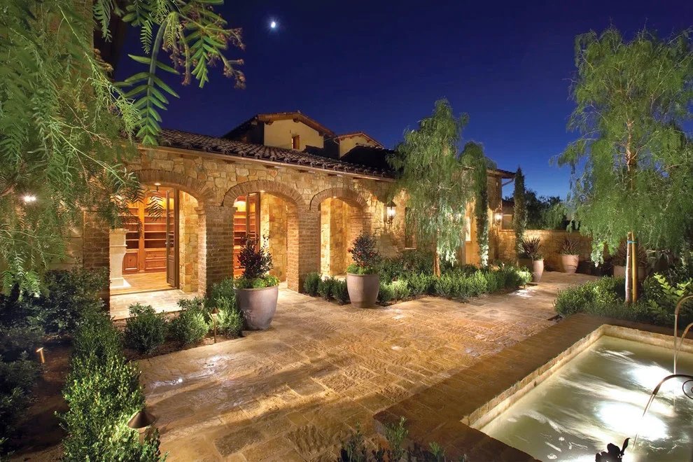 About Us - Grown With Love