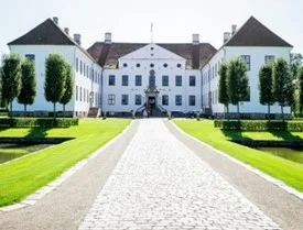 Elegant Cobblestone Driveways